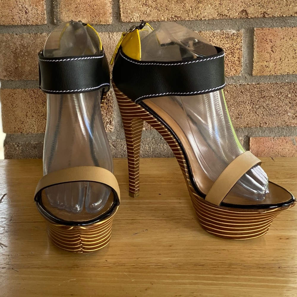 Giuseppe Zanotti Design PlatformStiletto Sandals Heels. Tan Black Yellow